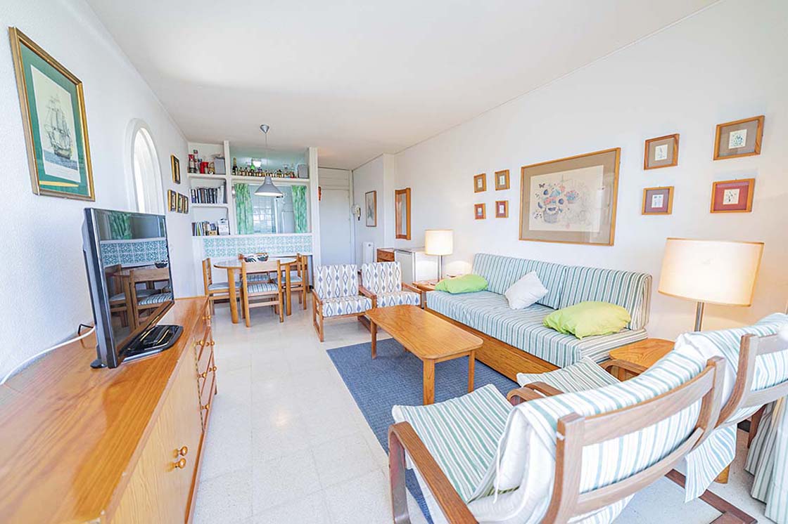 Elegante apartamento de 2 dormitorios con buenas vistas en Siesta-3, Puerto Alcudia, Mallorca