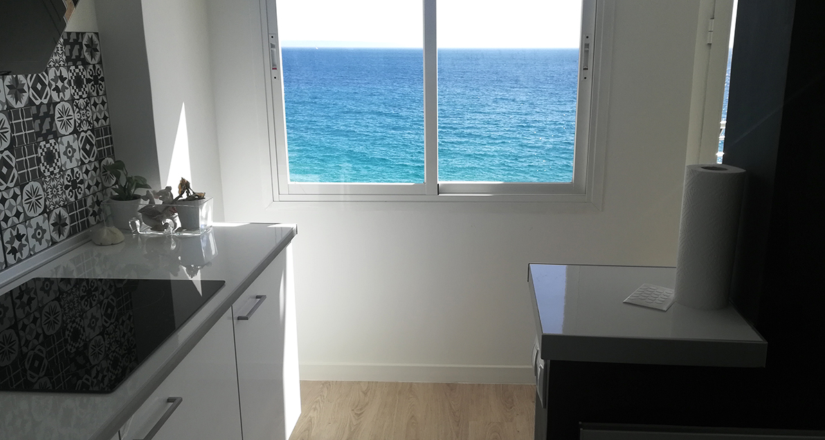 Apartamento recien renovado, en primera linea, con vistas espectaculares en San Agustin, Mallorca