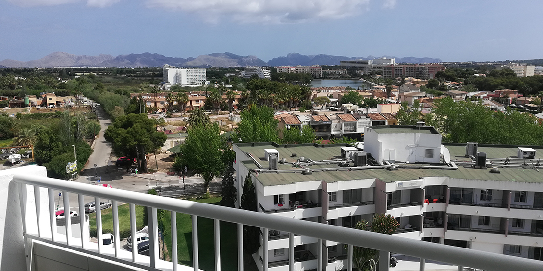 Precioso Apartamento renovado con vistas panorámicas en Siesta-1, Puerto Alcudia